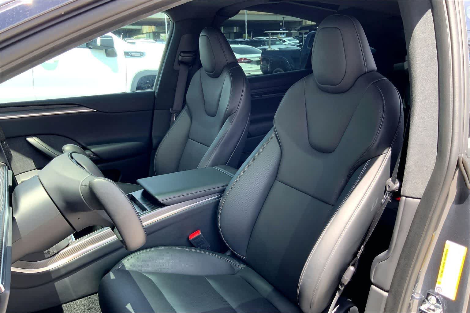 Thumbnail: 2022 Tesla Model X - 12