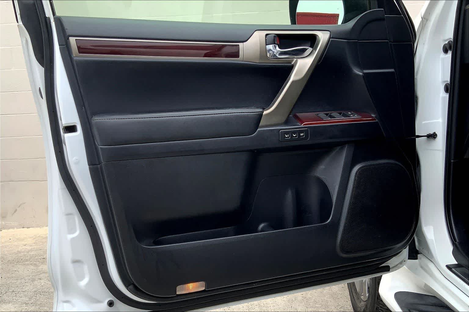 Thumbnail: 2017 Lexus GX - 28