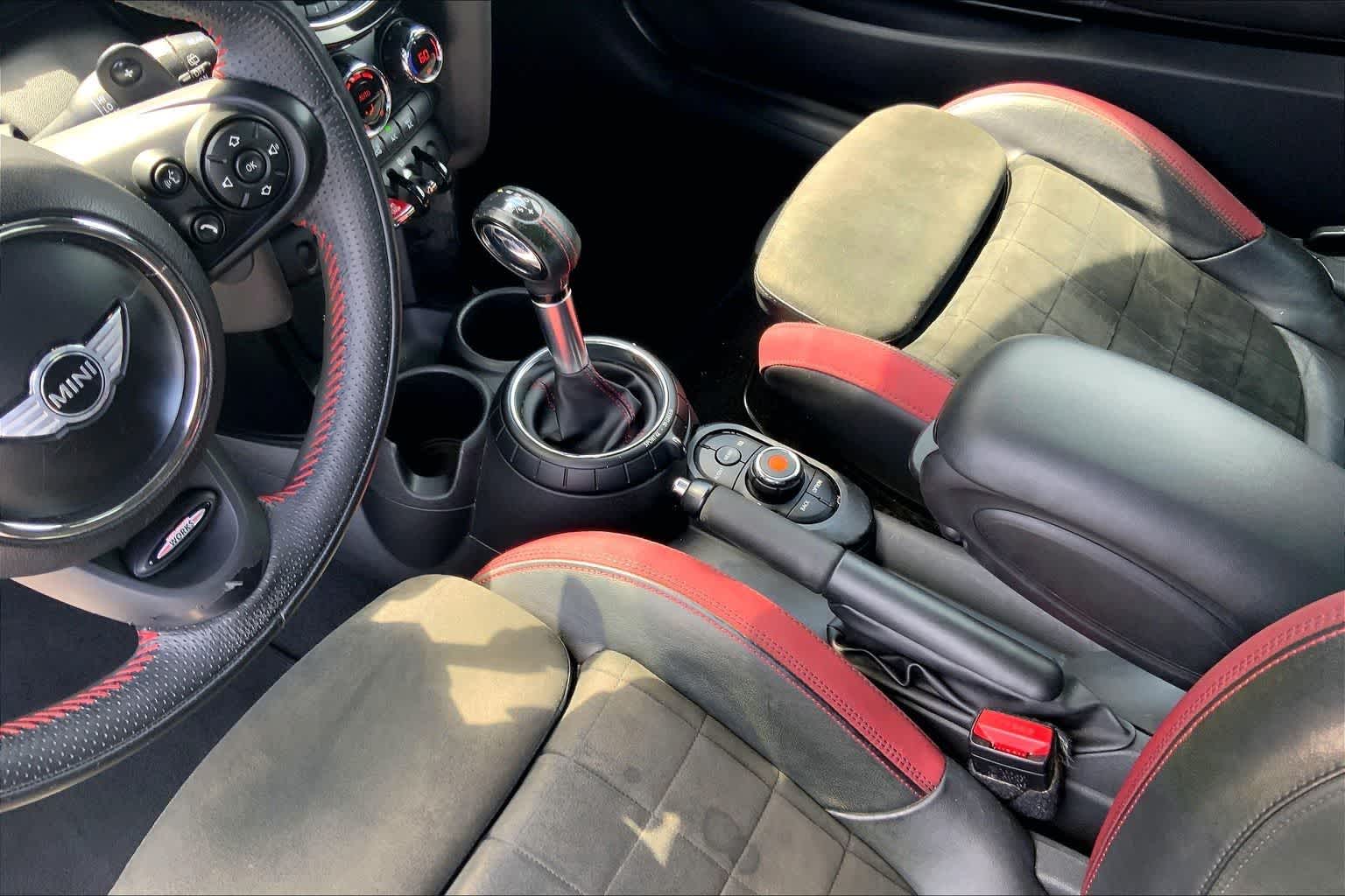 Thumbnail: 2015 MINI Cooper Hardtop - 15