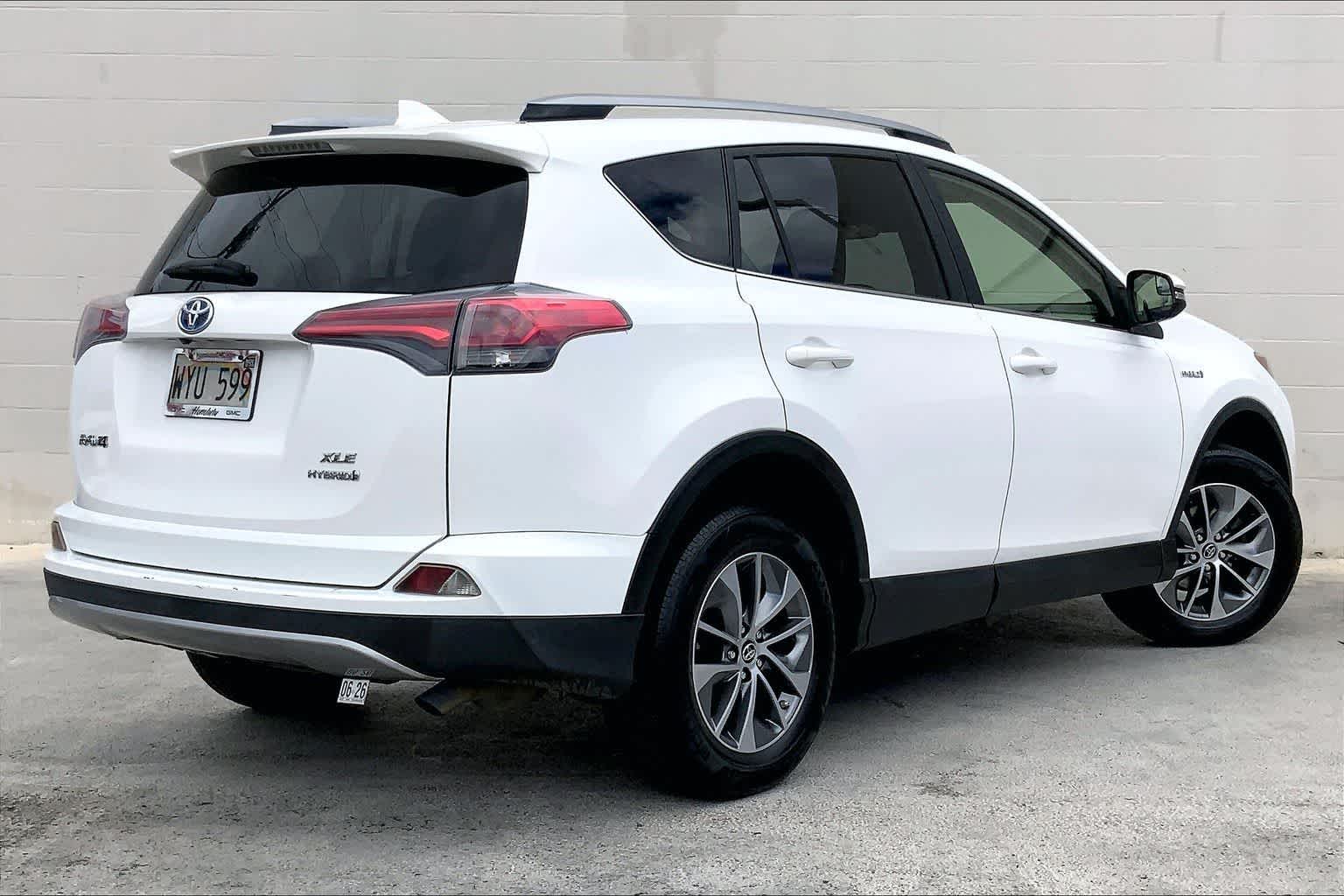 Thumbnail: 2017 Toyota RAV4 - 22