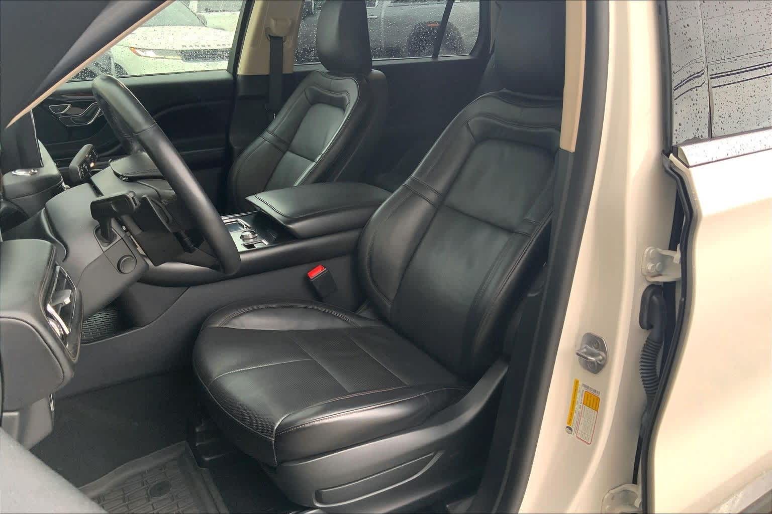 Thumbnail: 2022 Lincoln Aviator - 12