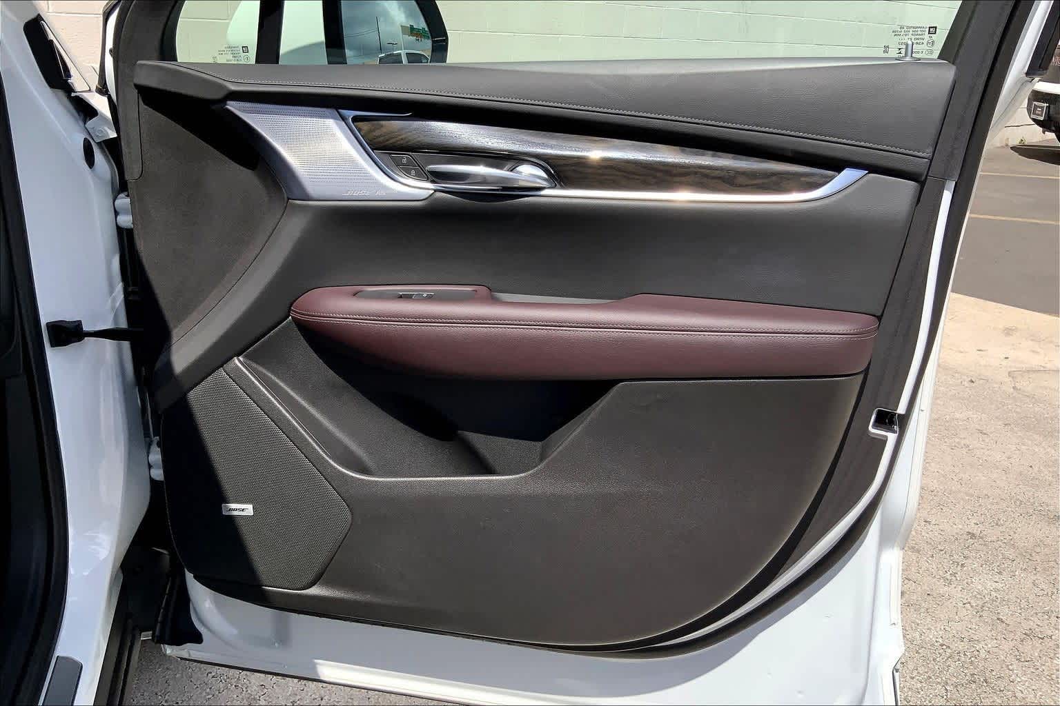 Thumbnail: 2023 Cadillac XT6 - 29