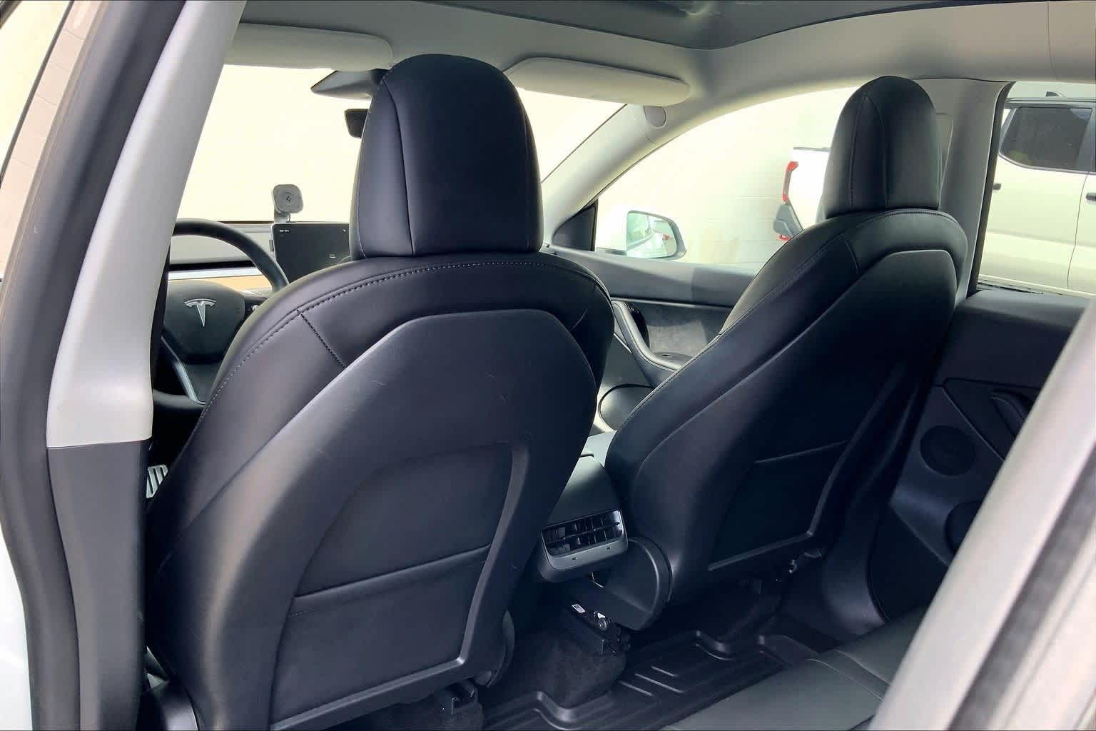 Thumbnail: 2022 Tesla Model Y - 13