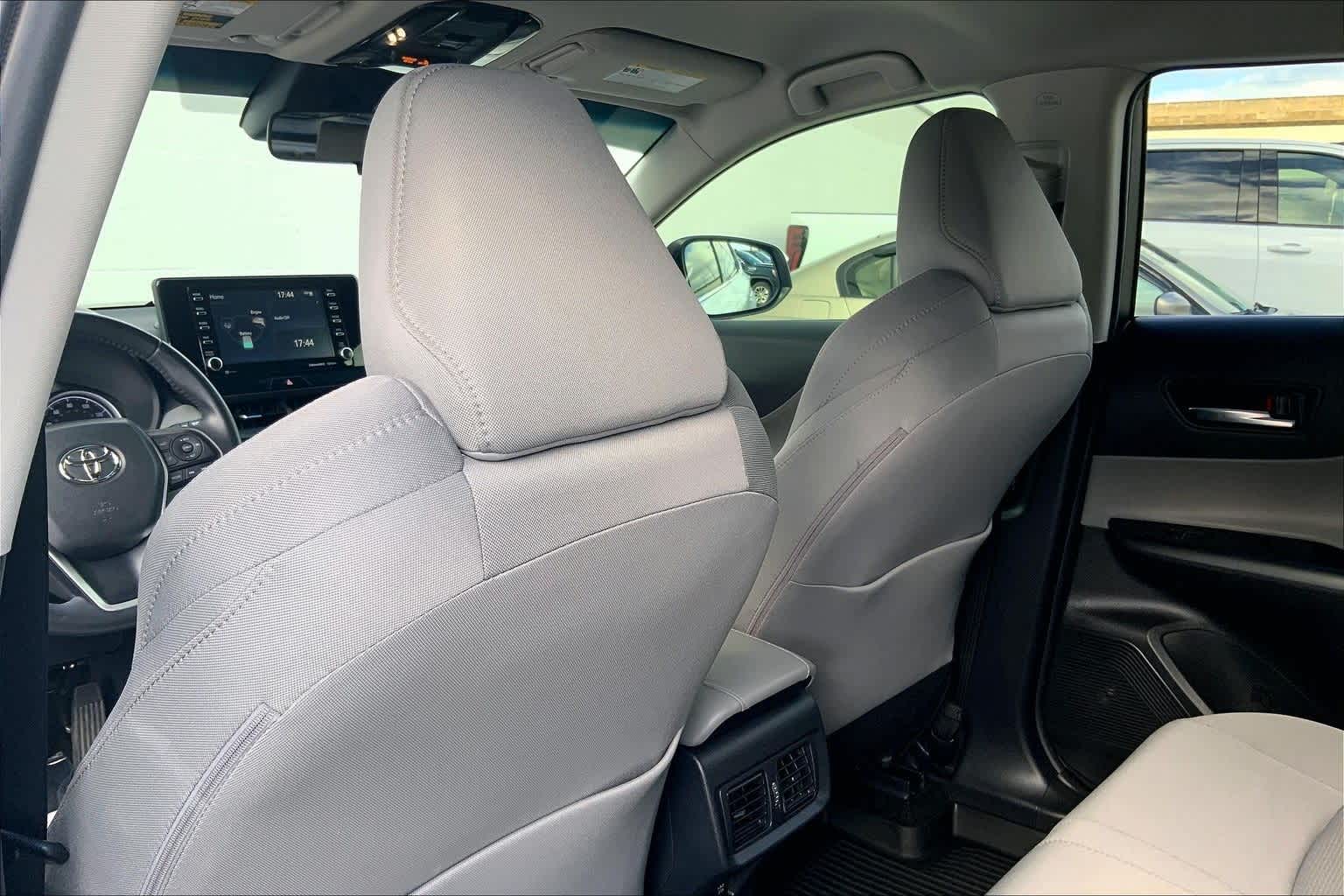 Thumbnail: 2022 Toyota Venza - 10