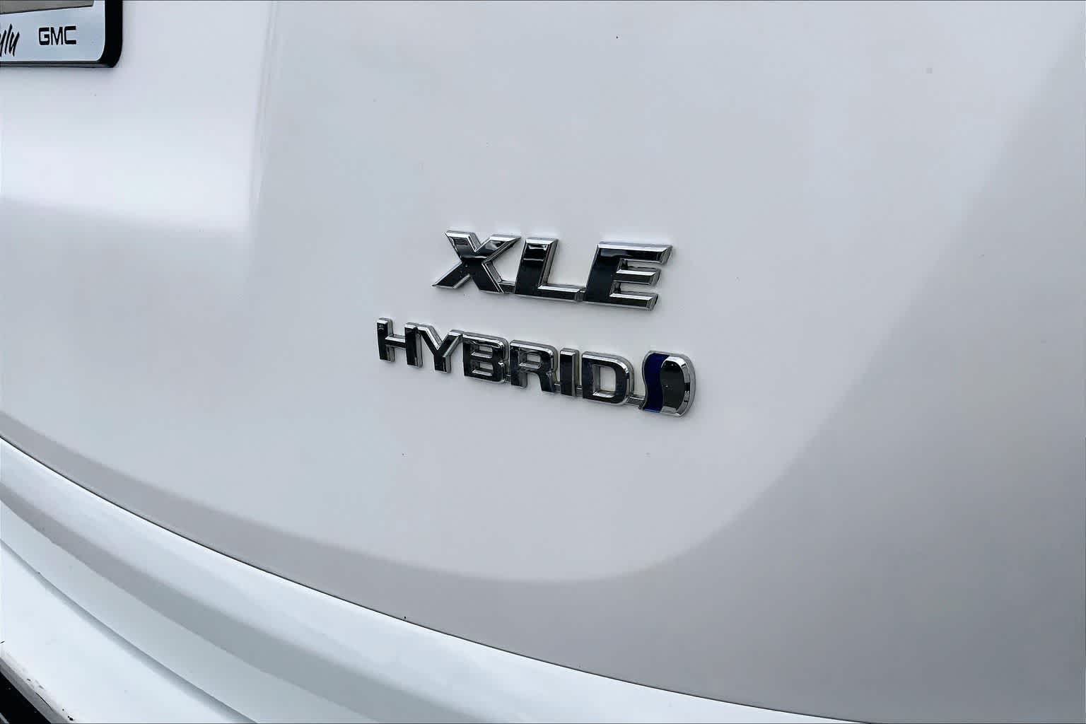 Thumbnail: 2017 Toyota RAV4 - 7