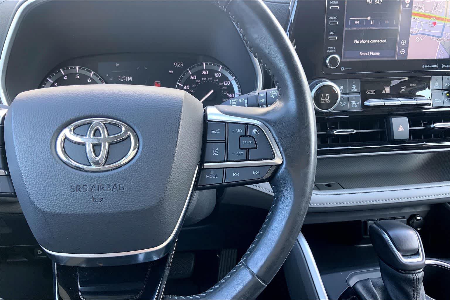 Thumbnail: 2021 Toyota Highlander - 25