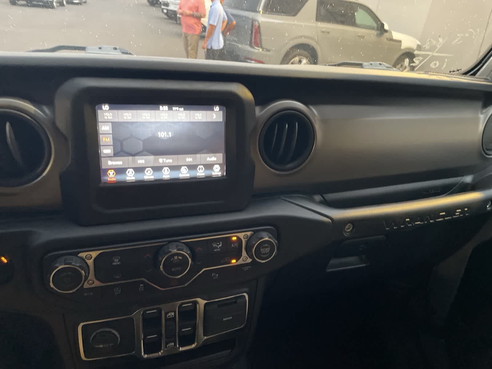 Thumbnail: 2021 Jeep Wrangler - 9