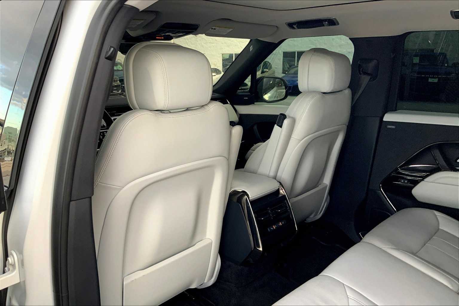 Thumbnail: 2023 Land Rover Range Rover Sport - 11