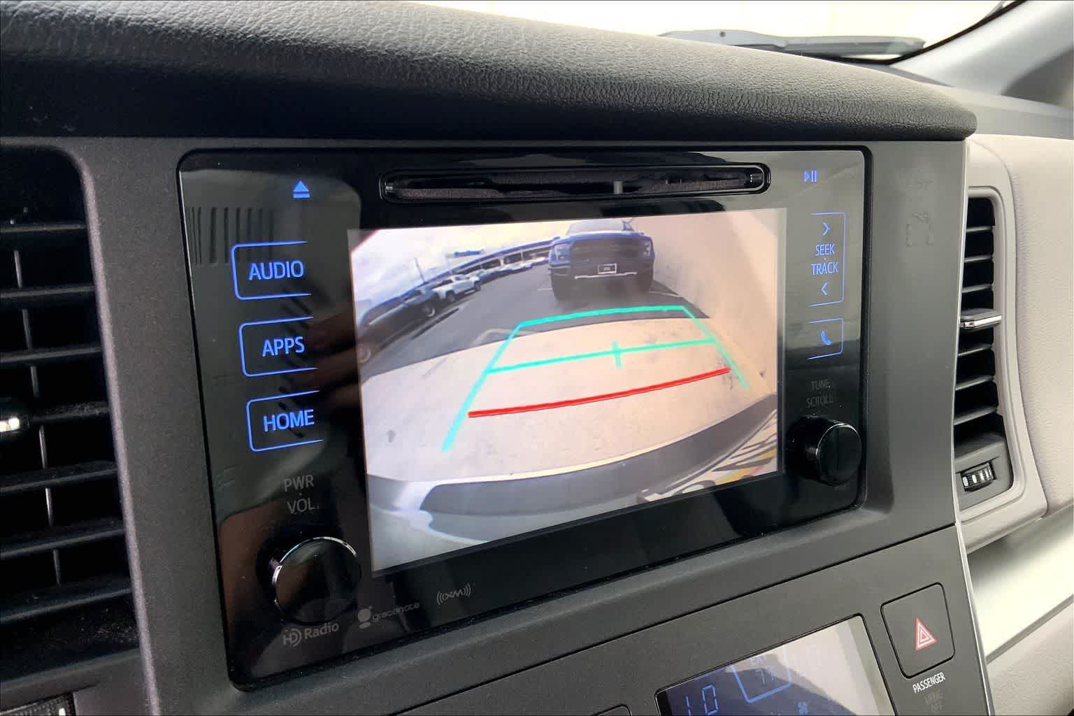 Thumbnail: 2016 Toyota Sienna - 26