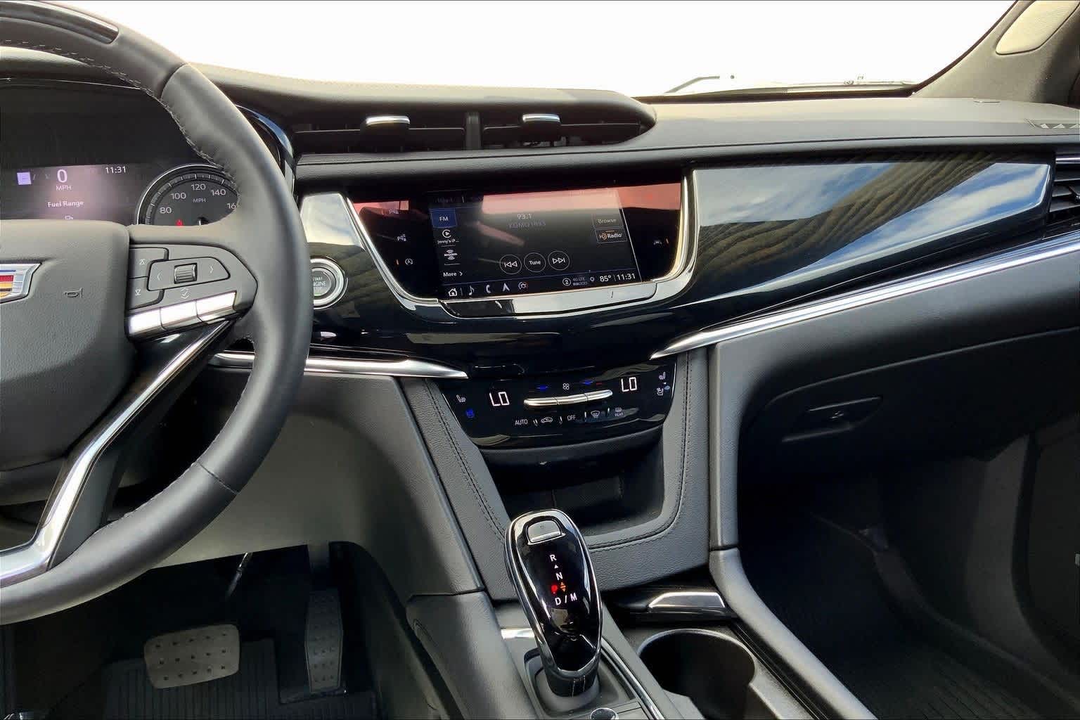 Thumbnail: 2023 Cadillac XT6 - 16