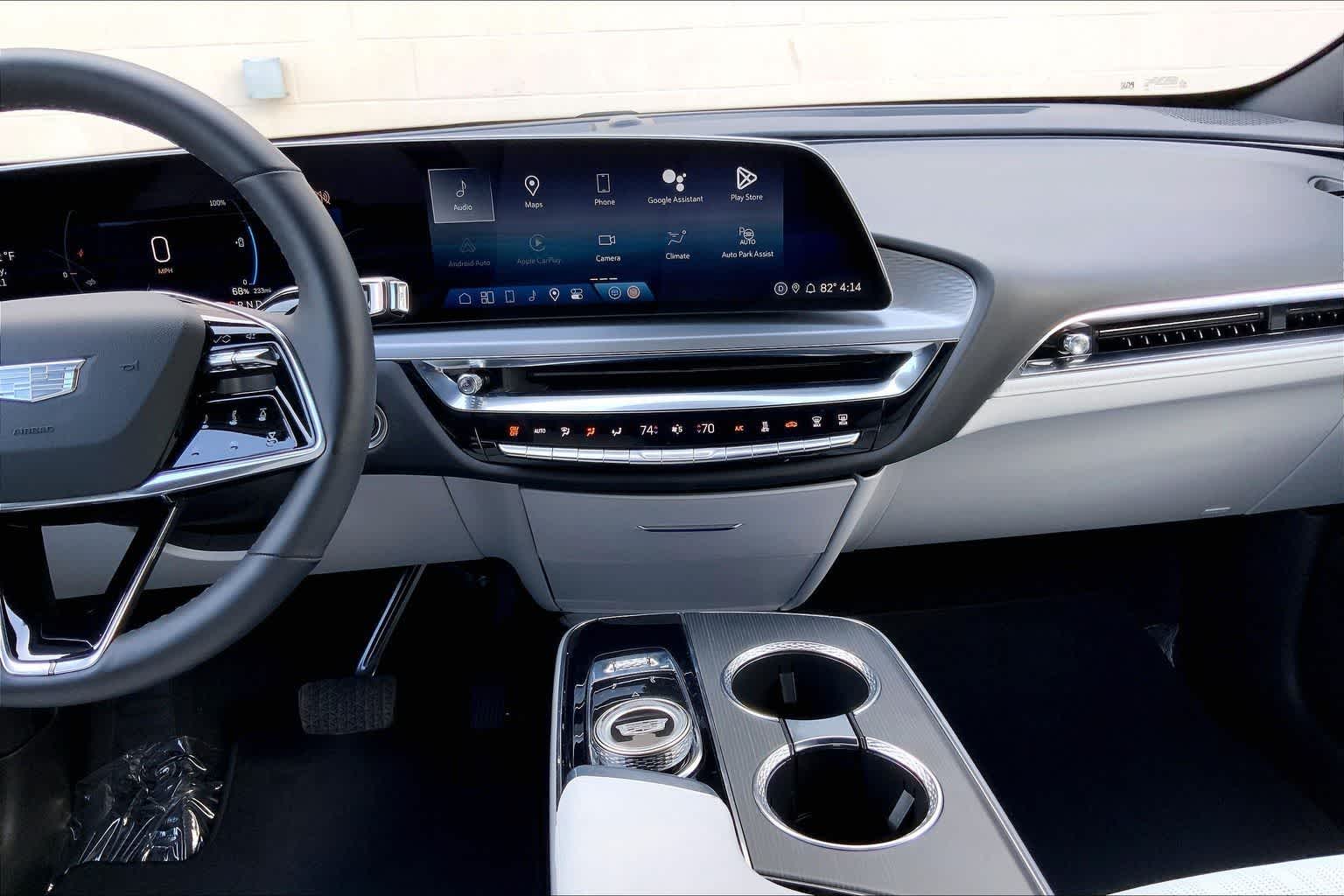 Thumbnail: 2024 Cadillac Lyriq - 16