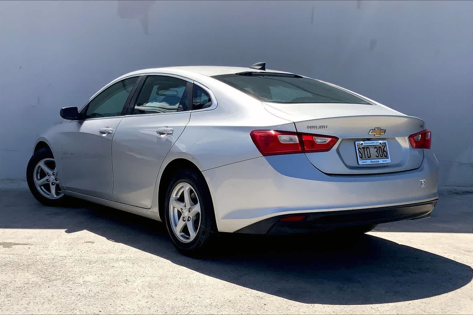 Thumbnail: 2016 Chevrolet Malibu - 5
