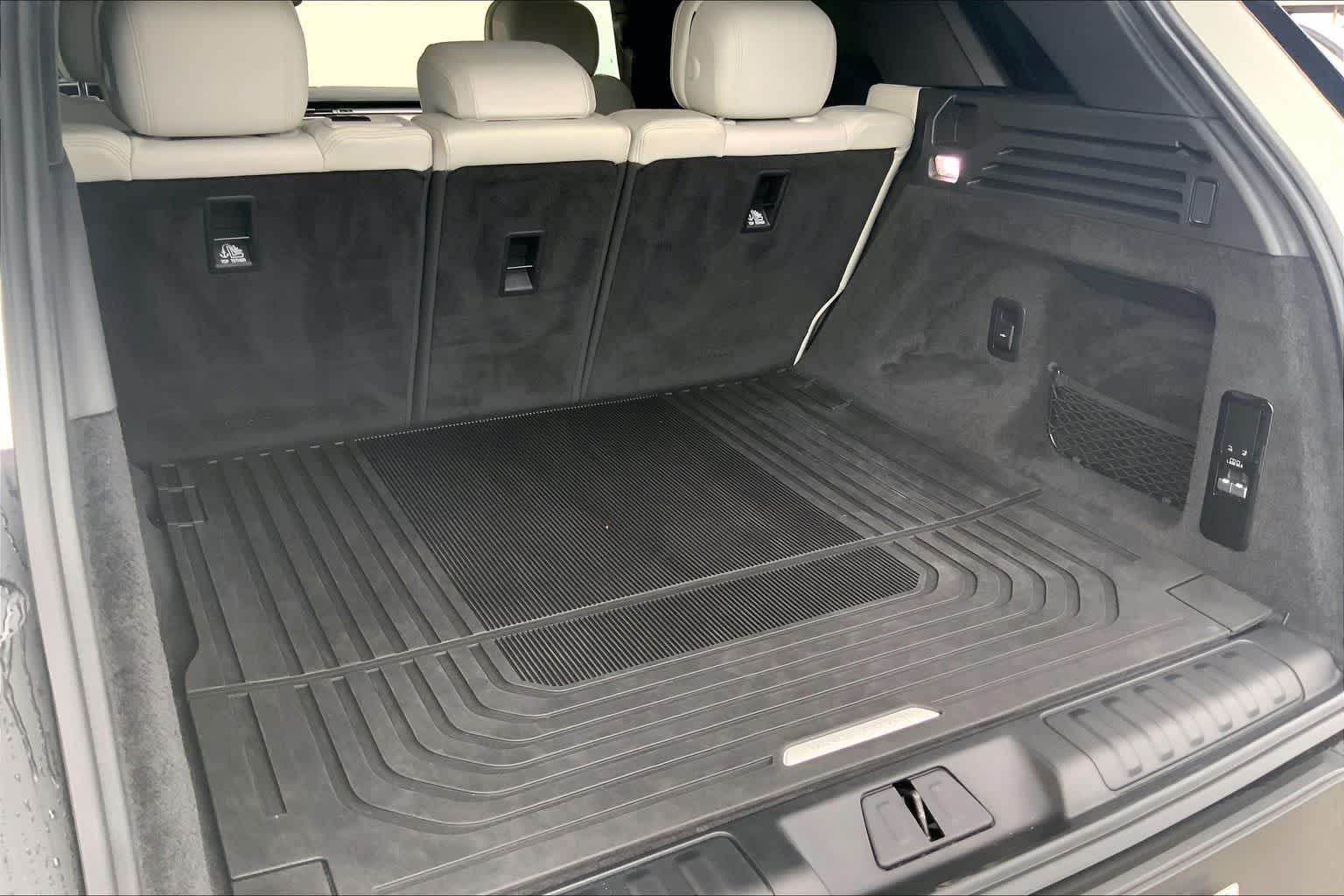 Thumbnail: 2023 Land Rover Range Rover Sport - 19