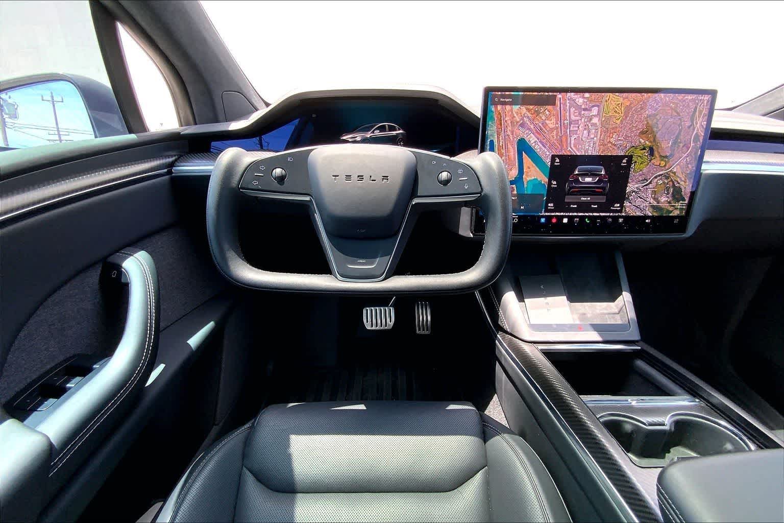 Thumbnail: 2022 Tesla Model X - 15