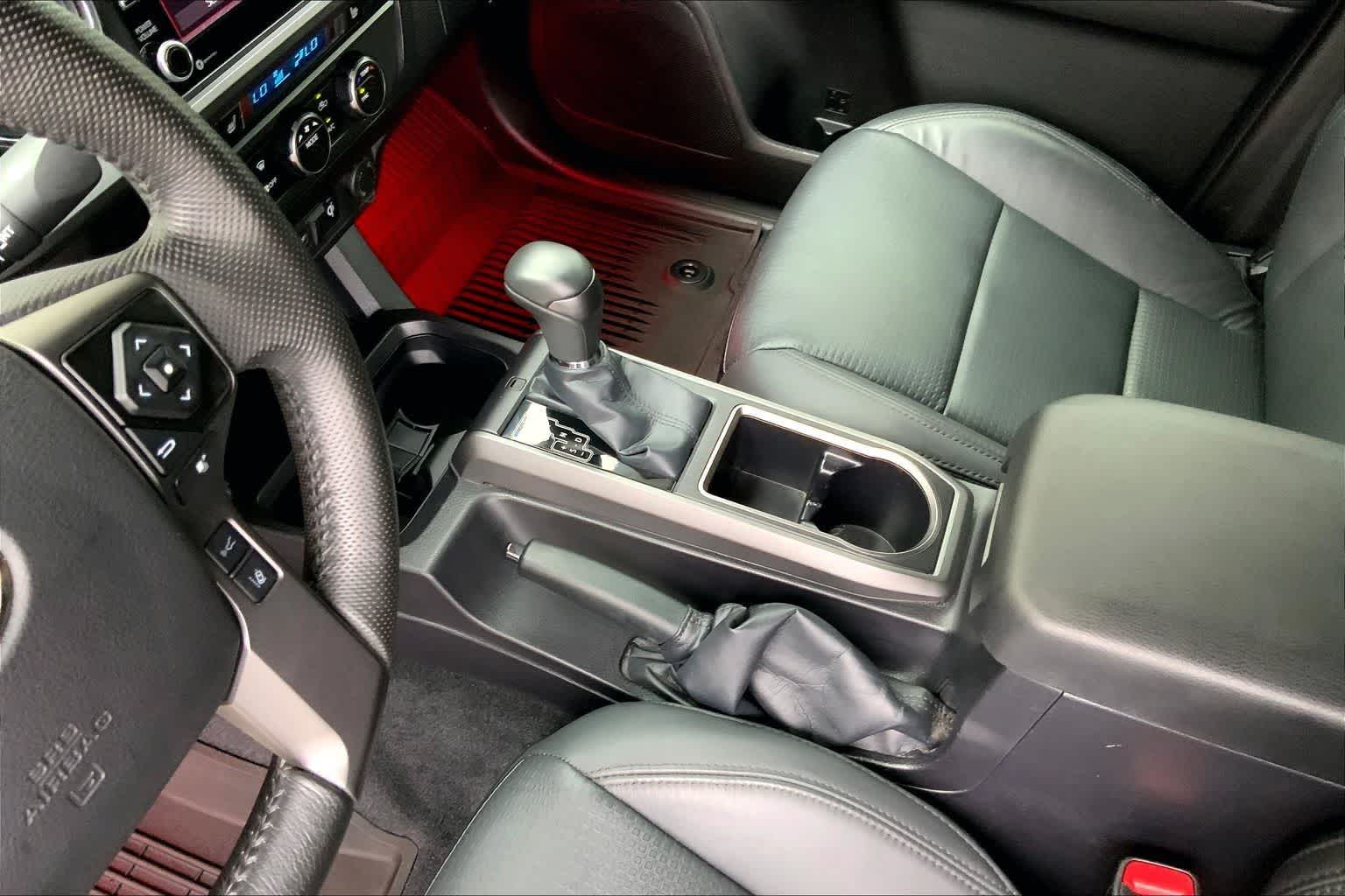 Thumbnail: 2022 Toyota Tacoma - 16