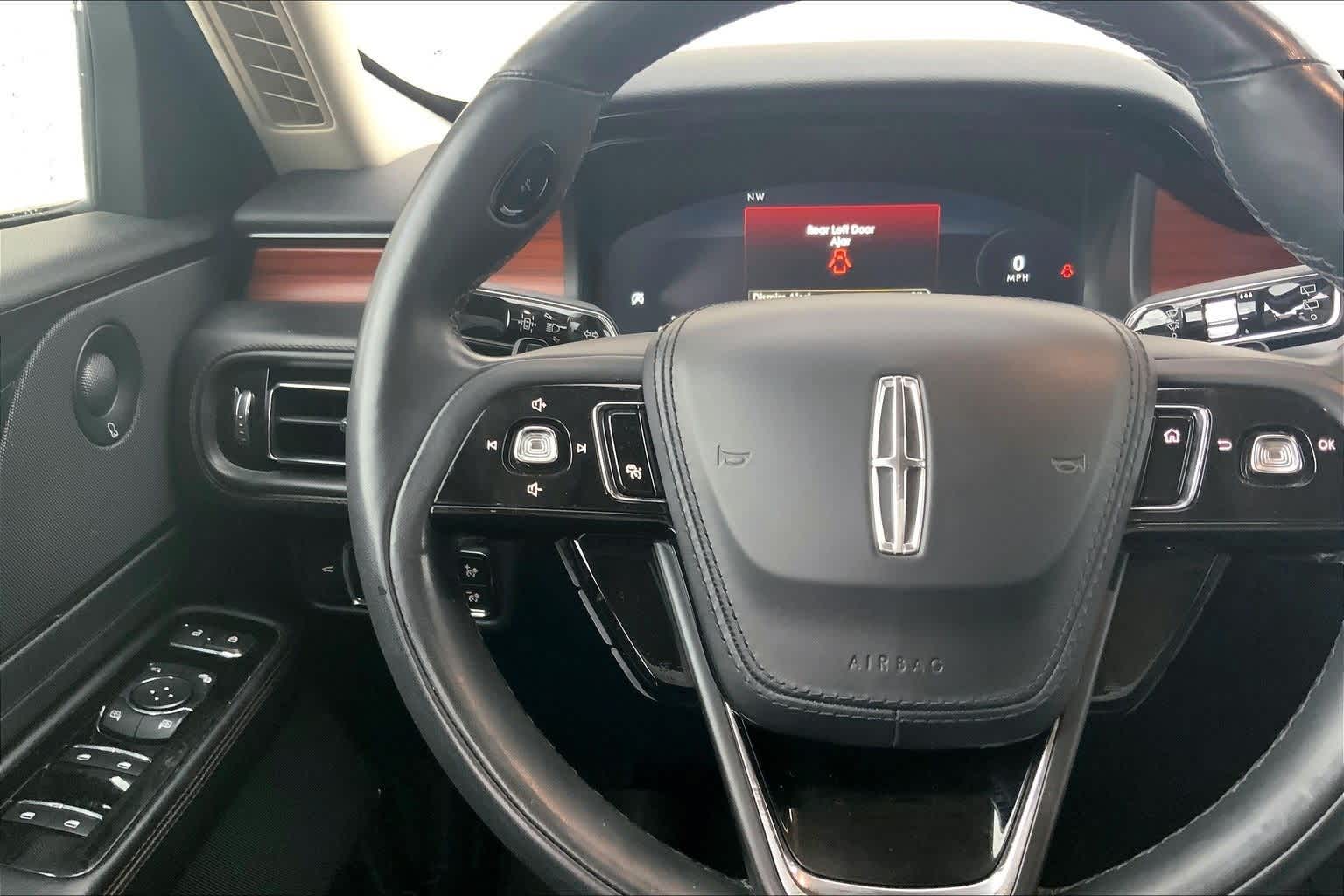 Thumbnail: 2022 Lincoln Aviator - 24