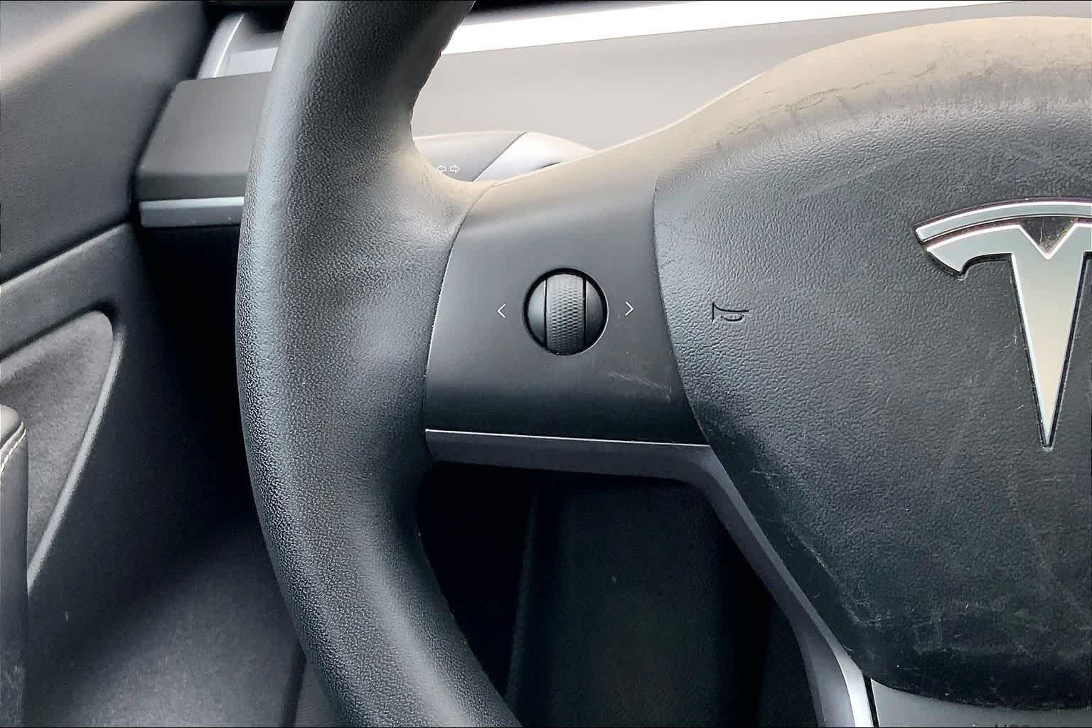 Thumbnail: 2020 Tesla Model 3 - 23