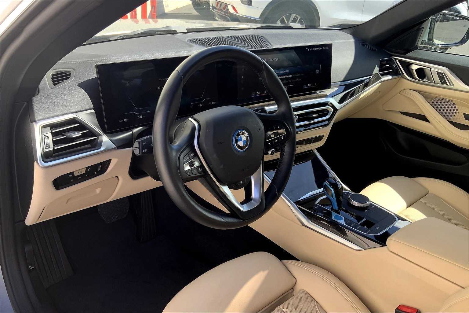 Thumbnail: 2022 BMW i4 - 3