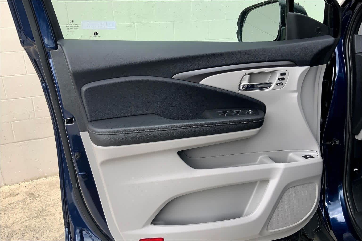 Thumbnail: 2023 Honda Ridgeline - 28