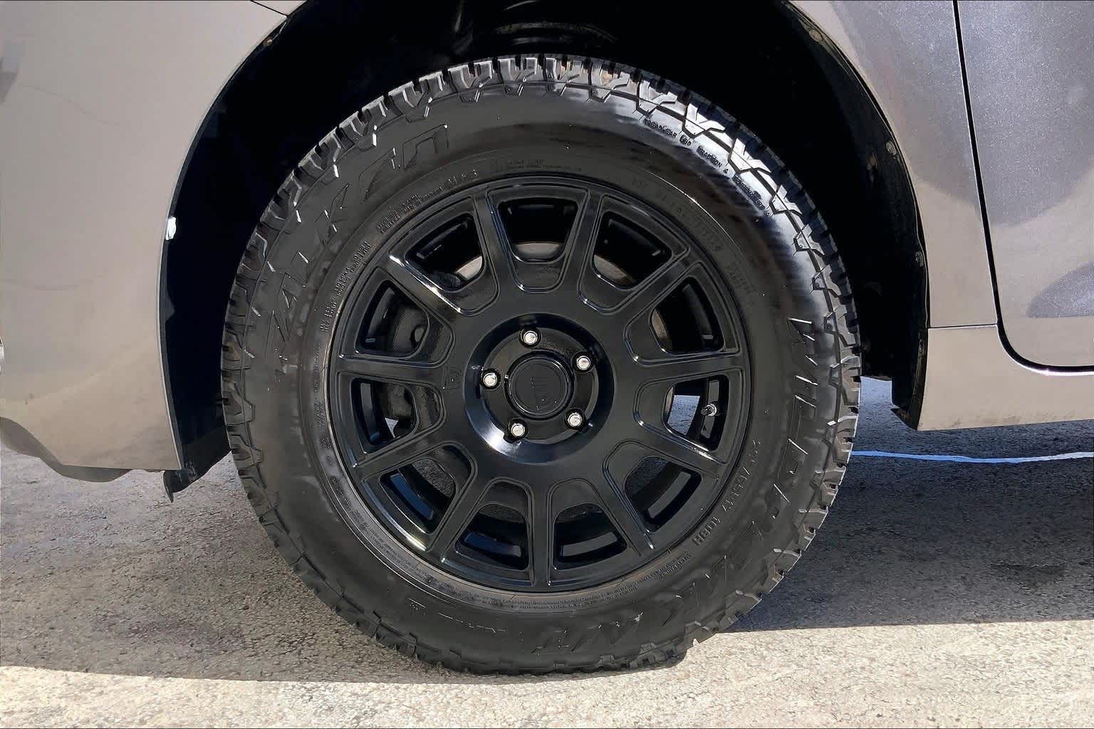 Thumbnail: 2013 Toyota Sienna - 9