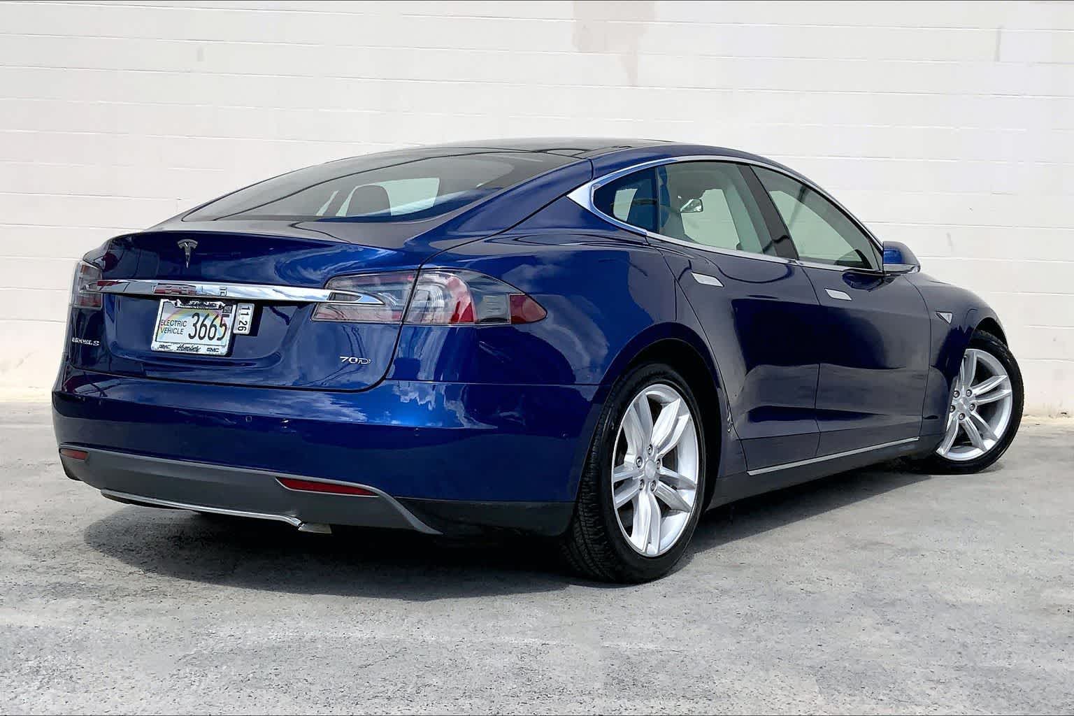 Thumbnail: 2015 Tesla Model S - 23