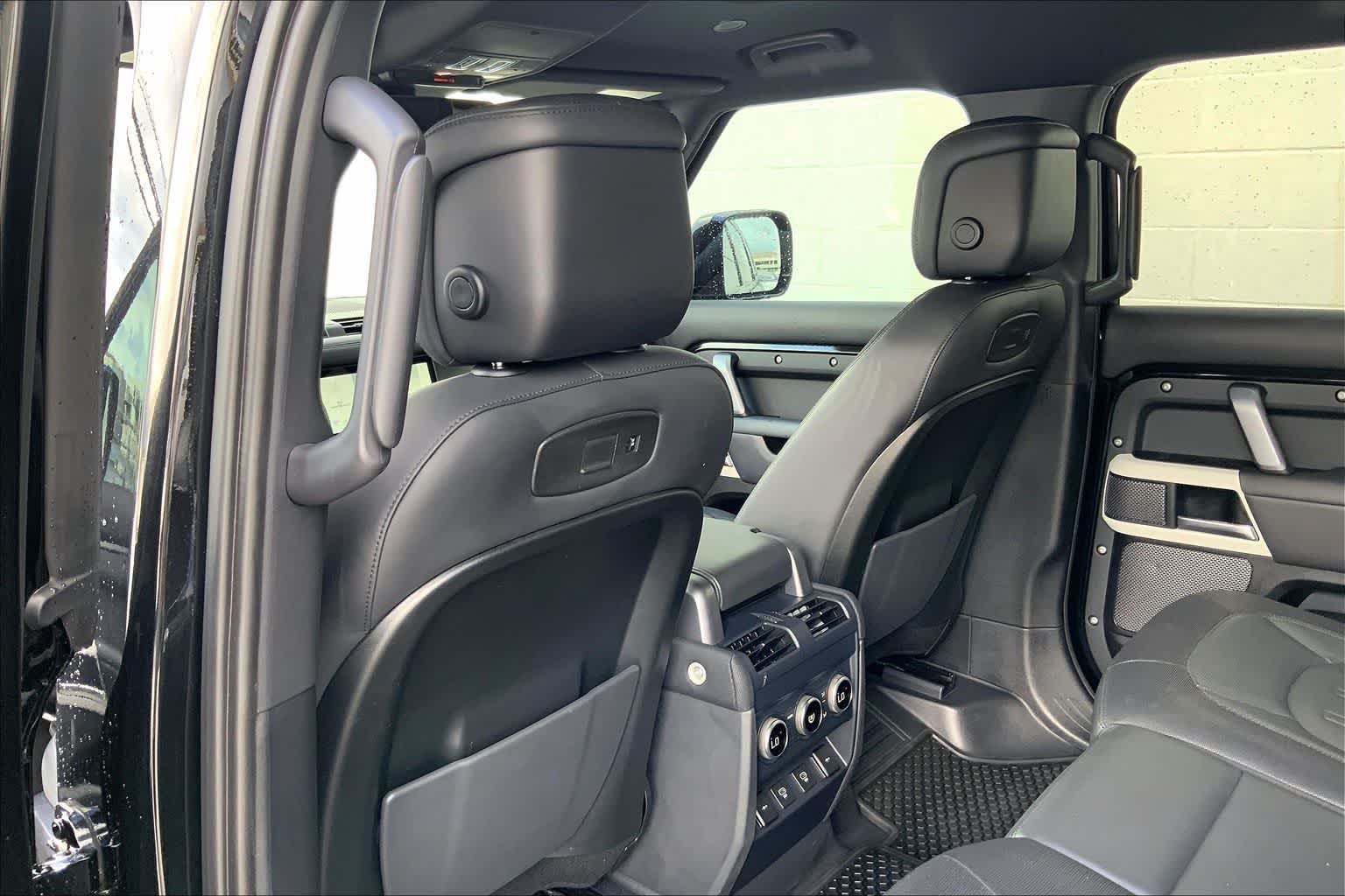 Thumbnail: 2022 Land Rover Defender - 13