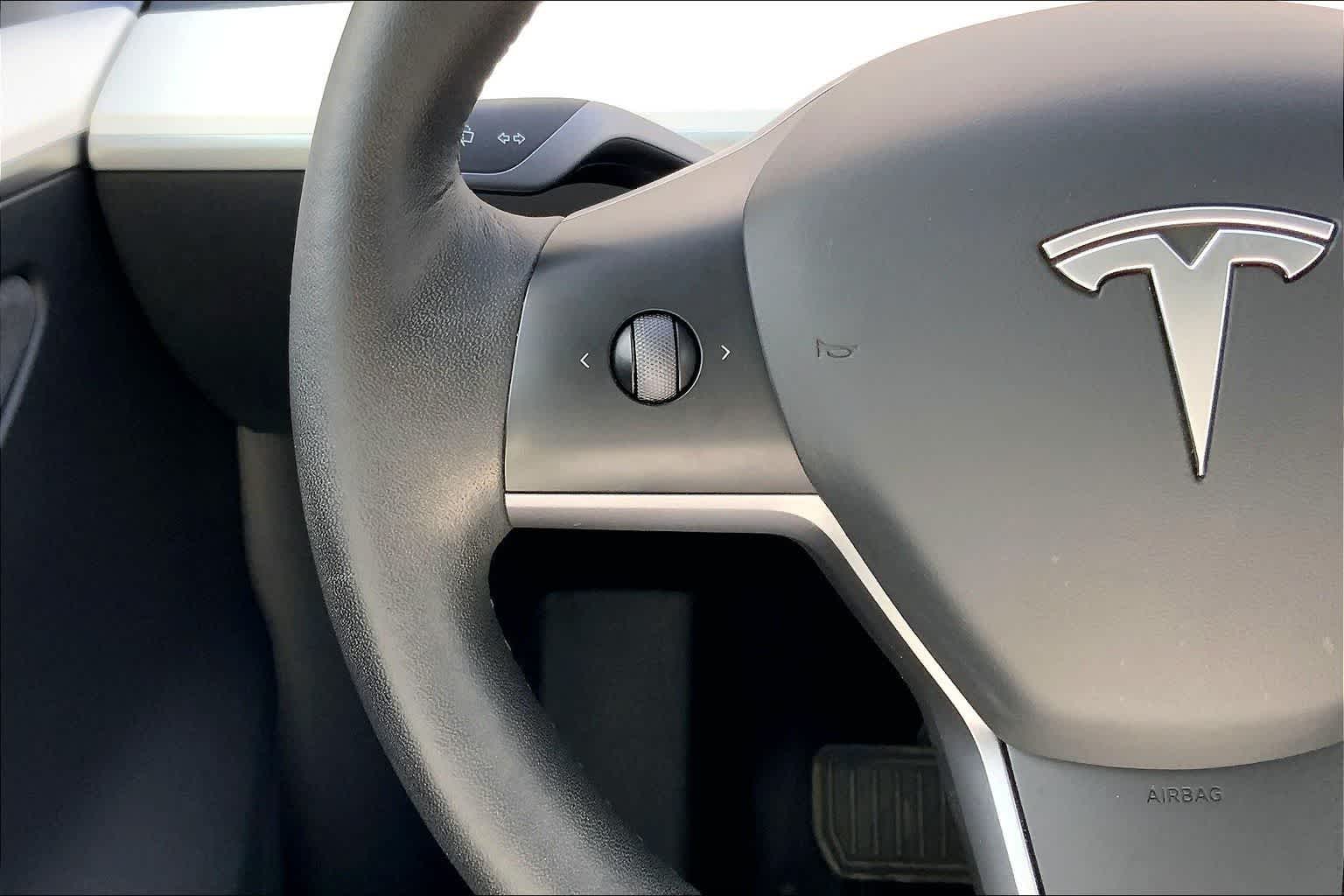 Thumbnail: 2023 Tesla Model Y - 24