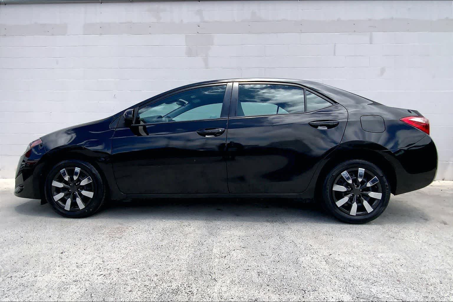 Thumbnail: 2017 Toyota Corolla - 3