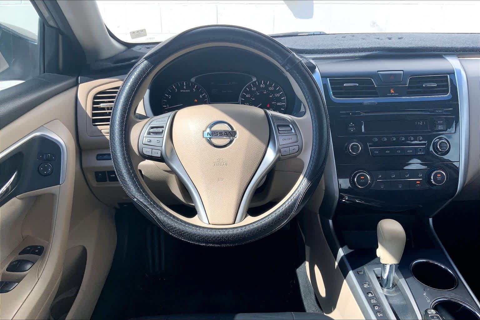 Thumbnail: 2015 Nissan Altima - 14