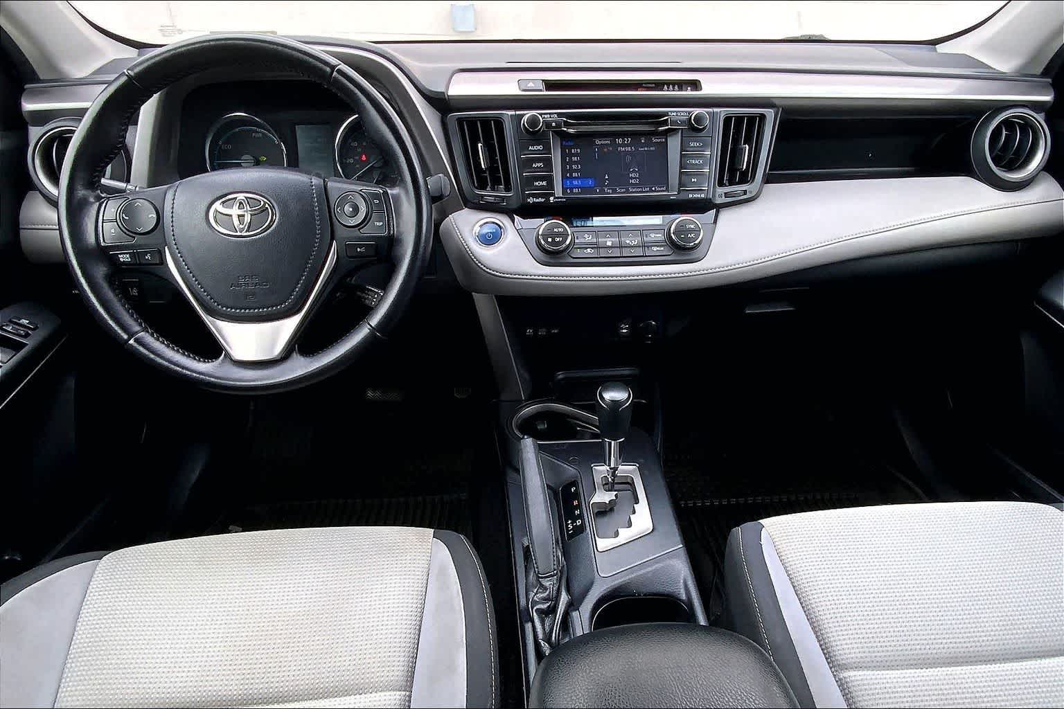 Thumbnail: 2017 Toyota RAV4 - 10