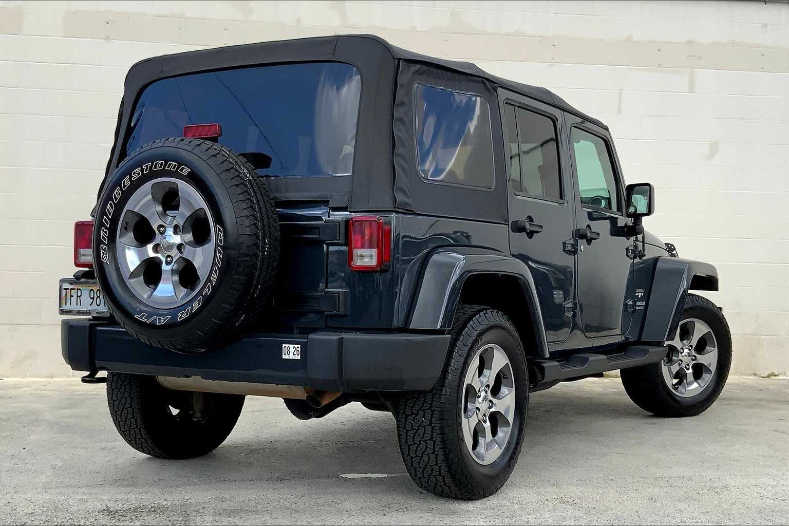 Thumbnail: 2017 Jeep Wrangler - 23