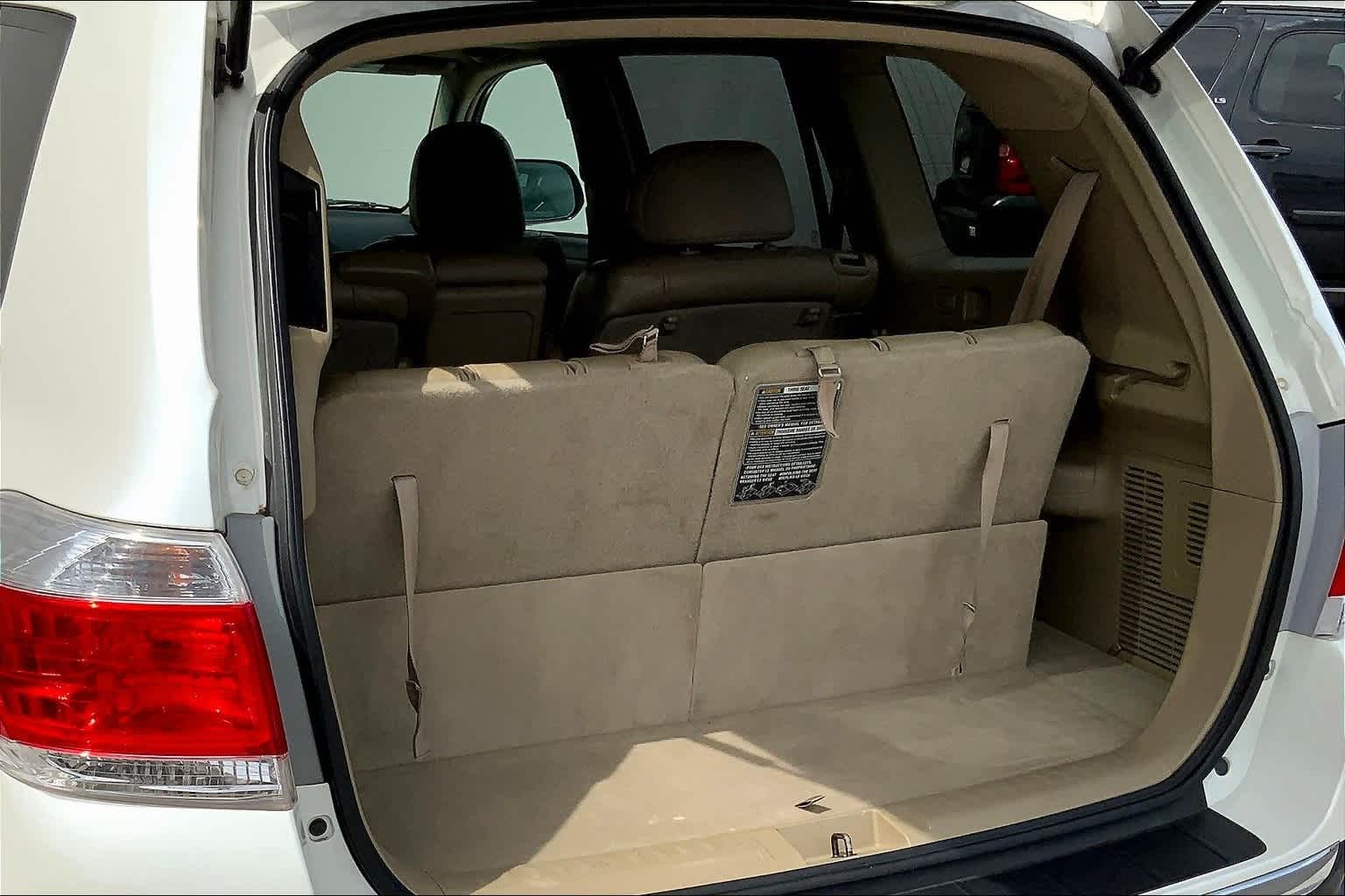 Thumbnail: 2012 Toyota Highlander - 18