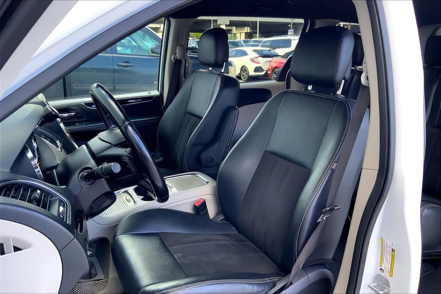 Thumbnail: 2019 Dodge Grand Caravan - 10