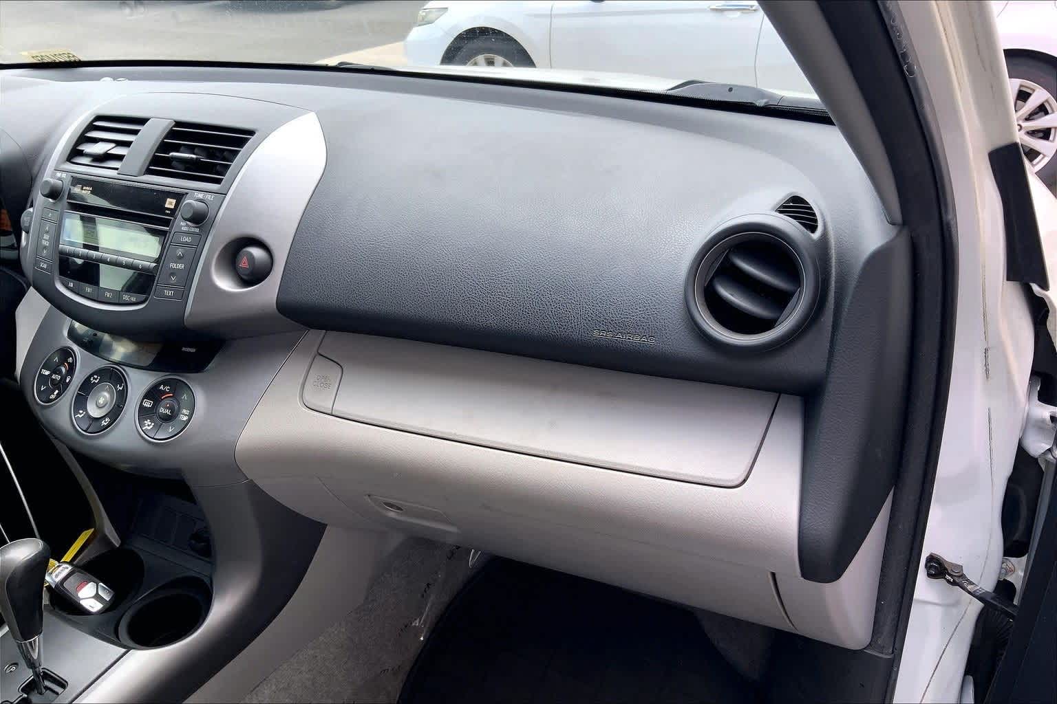 Thumbnail: 2006 Toyota RAV4 - 22