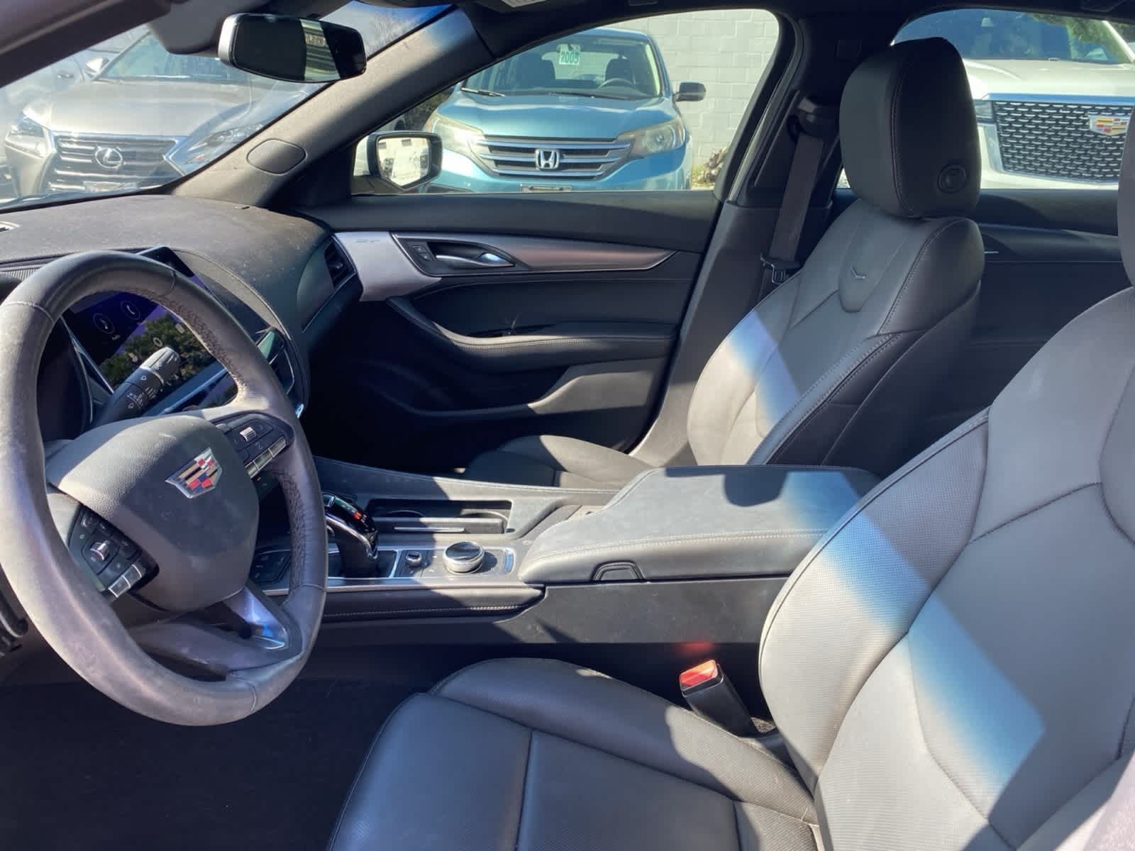 Thumbnail: 2023 Cadillac CT5 - 8
