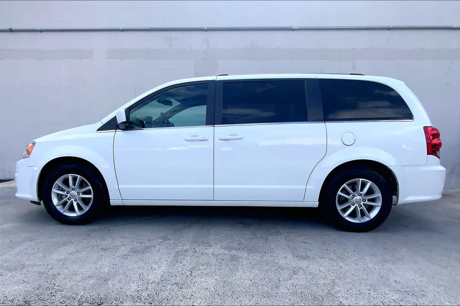 Thumbnail: 2019 Dodge Grand Caravan - 2