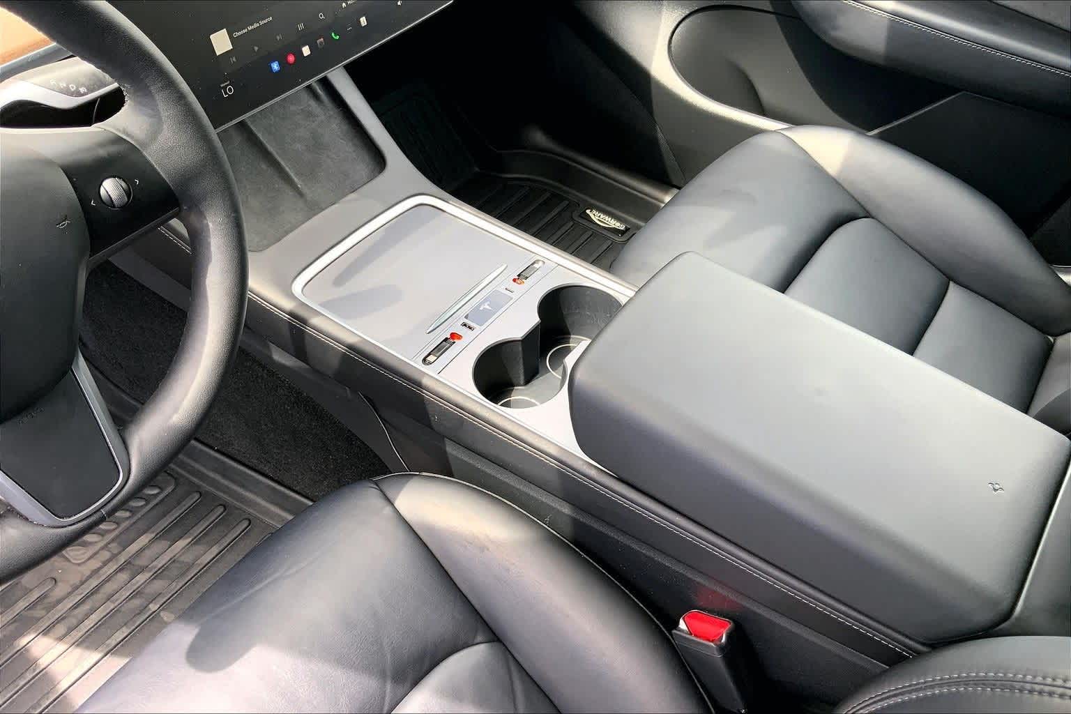 Thumbnail: 2022 Tesla Model Y - 17