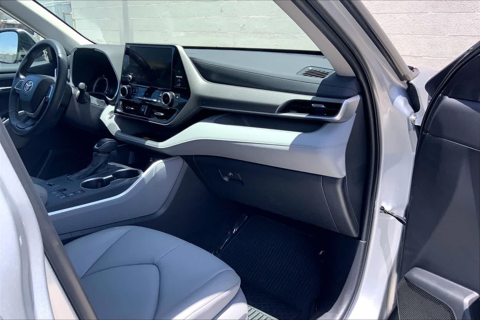 Thumbnail: 2025 Toyota Highlander - 23