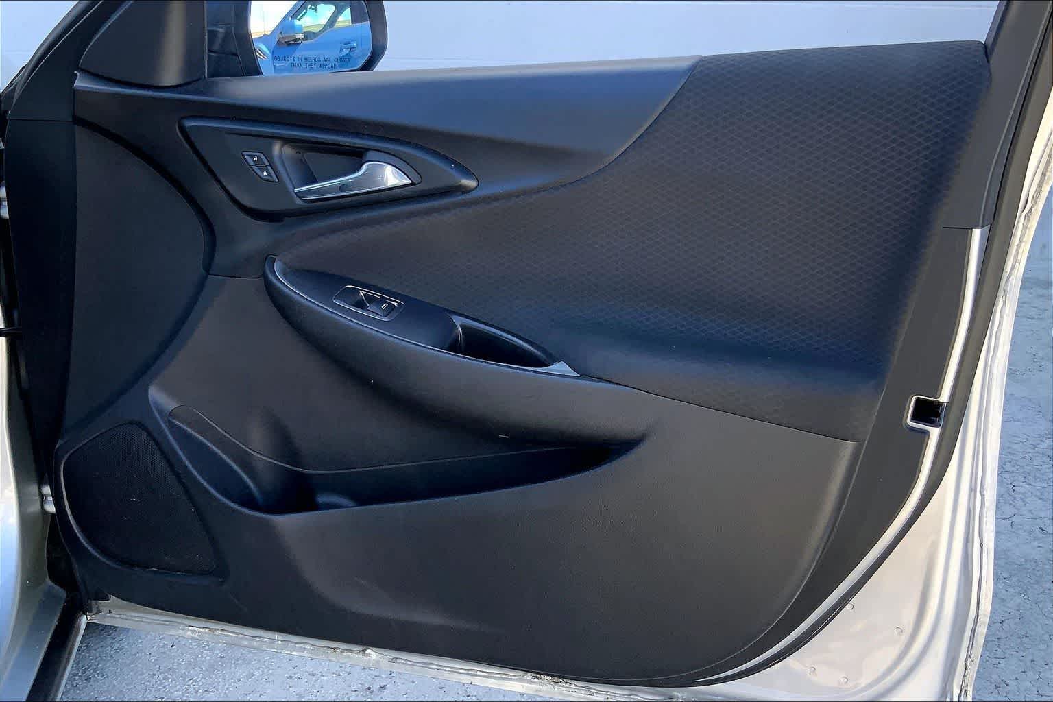 Thumbnail: 2016 Chevrolet Malibu - 28
