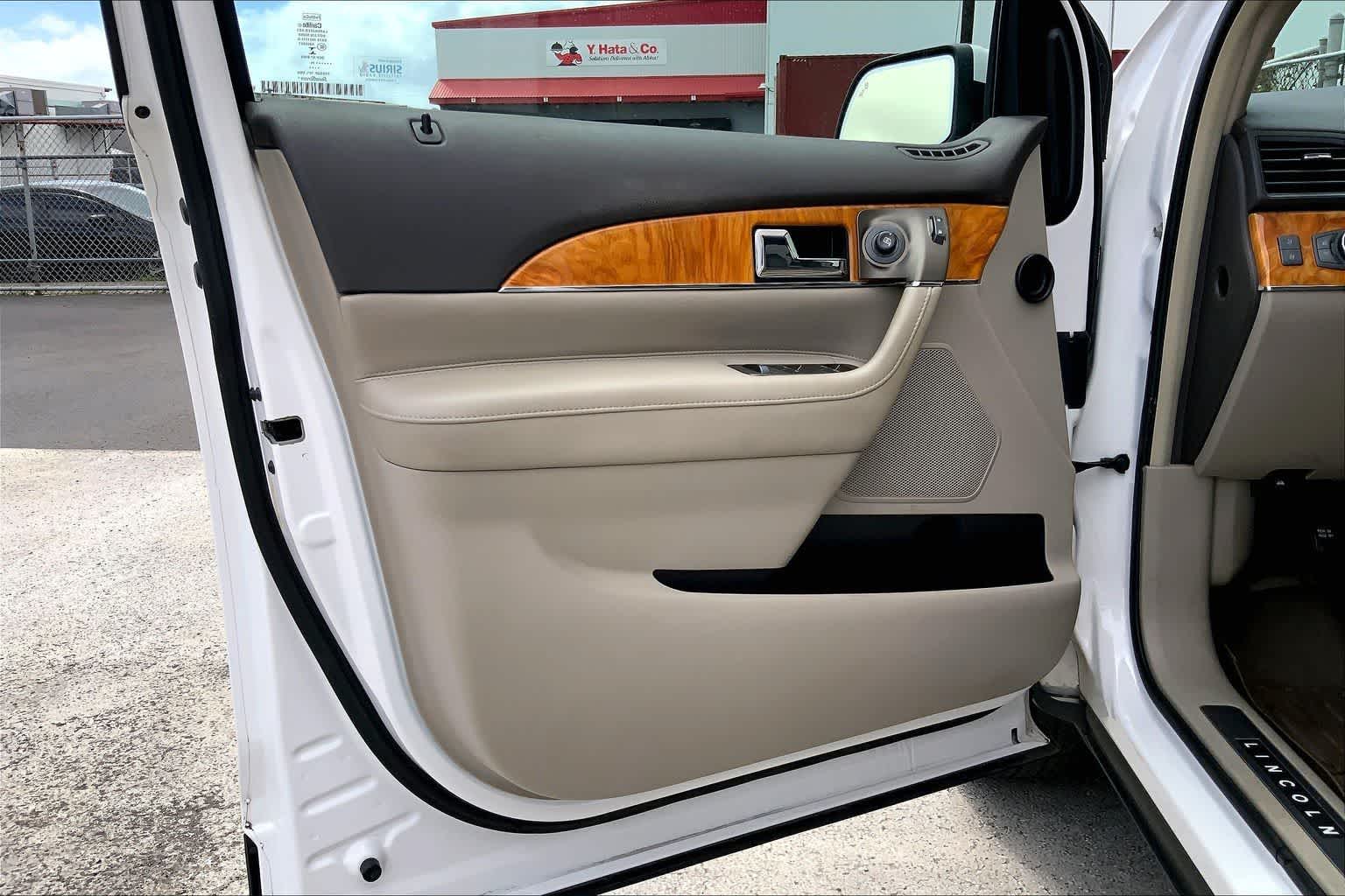 Thumbnail: 2014 Lincoln MKX - 27