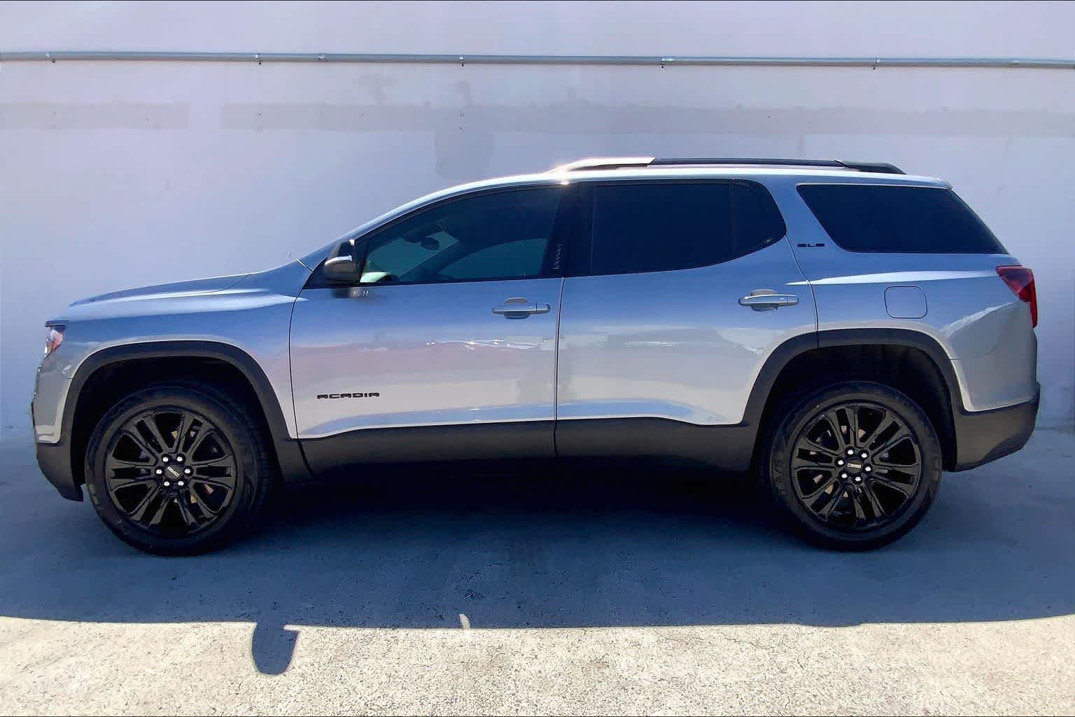 Thumbnail: 2023 GMC Acadia - 3