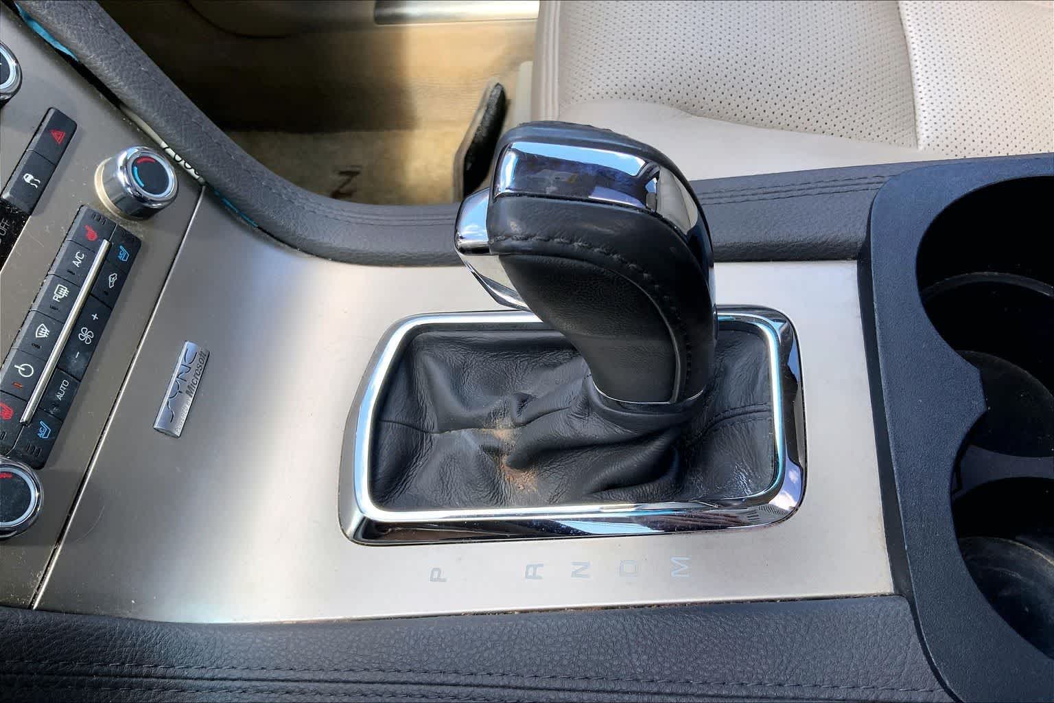 Thumbnail: 2010 Lincoln MKT - 17