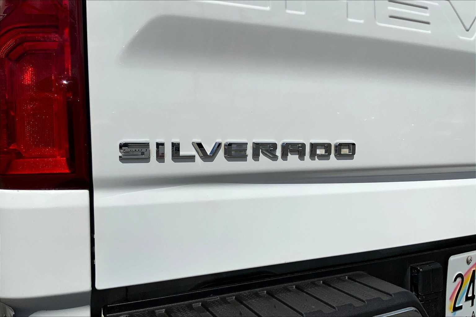 Thumbnail: 2023 Chevrolet Silverado 1500 - 8