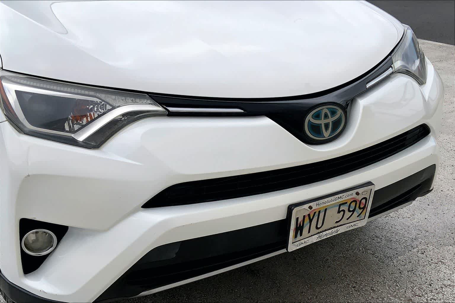 Thumbnail: 2017 Toyota RAV4 - 33