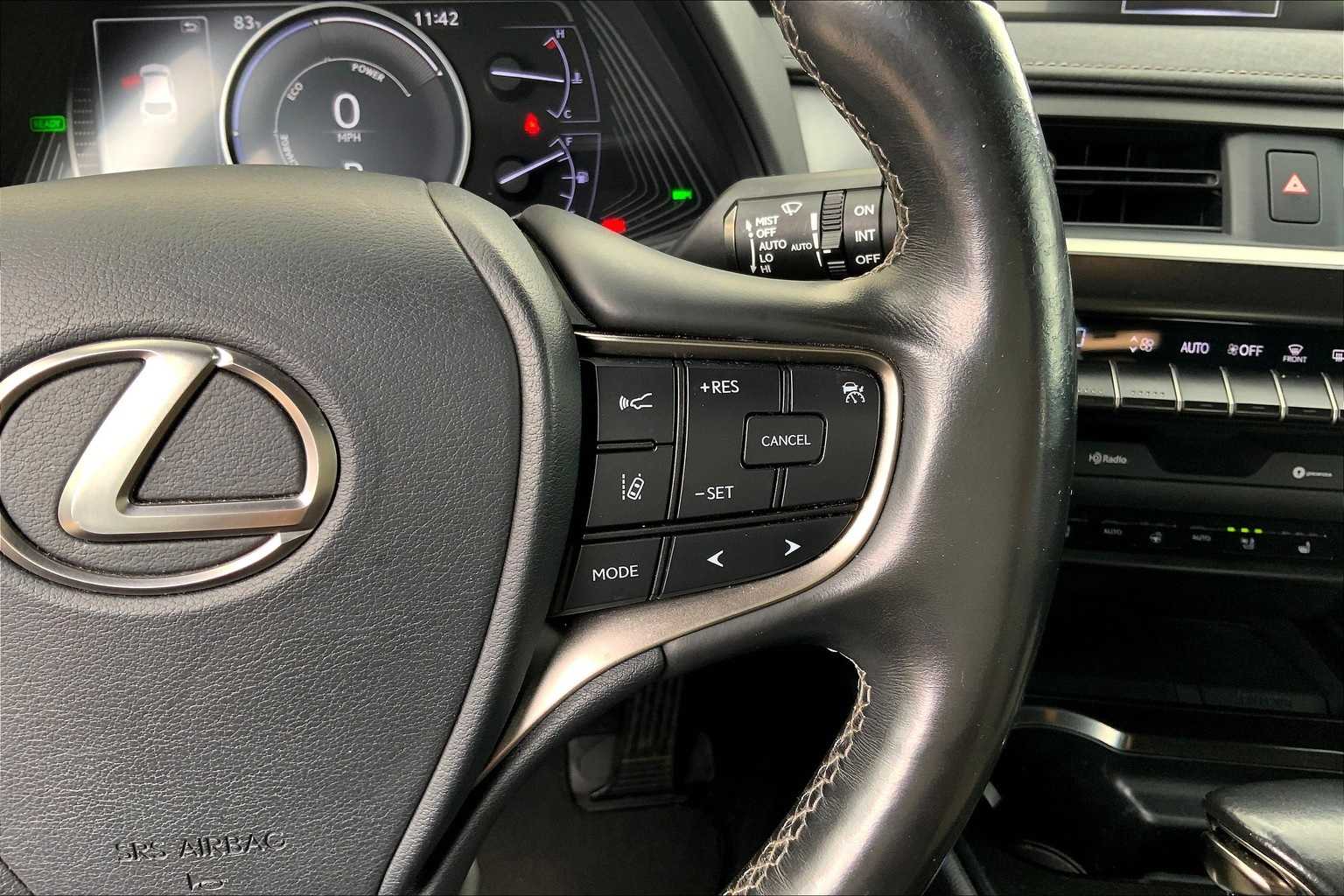Thumbnail: 2019 Lexus UX - 26