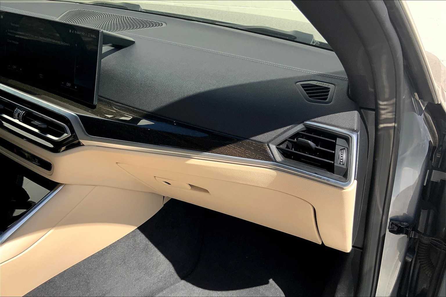 Thumbnail: 2022 BMW i4 - 24