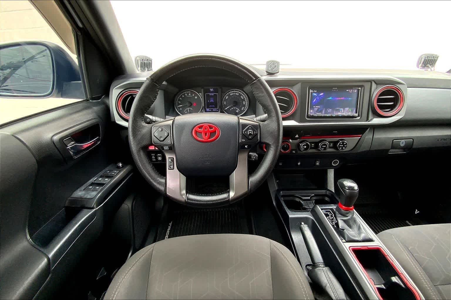 Thumbnail: 2017 Toyota Tacoma - 14