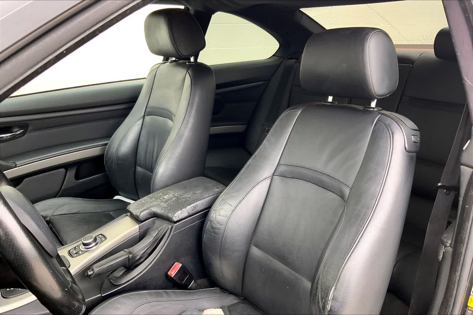 Thumbnail: 2011 BMW 3 Series - 12