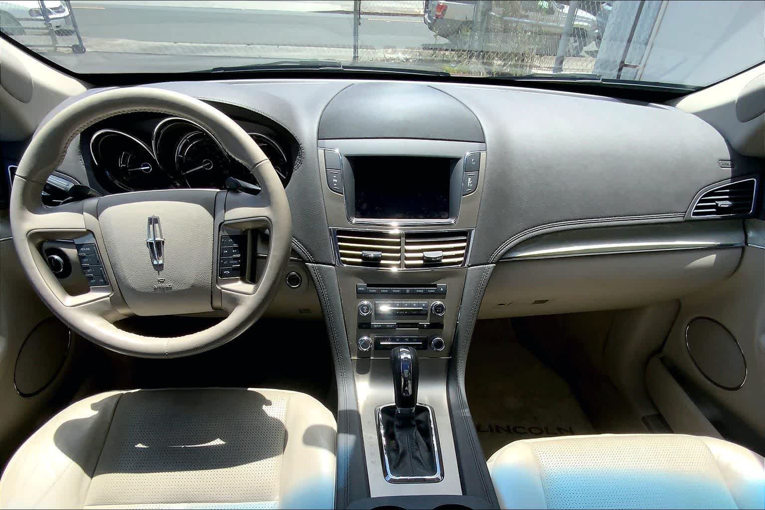 Thumbnail: 2010 Lincoln MKT - 11