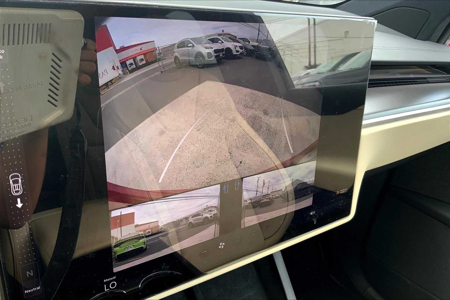 Thumbnail: 2022 Tesla Model X - 27